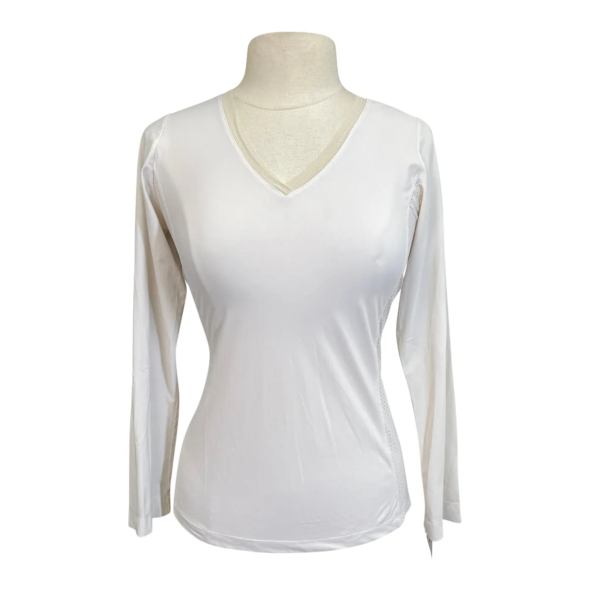 CALLIDAE The Tech V Neck in White - Women's Medium