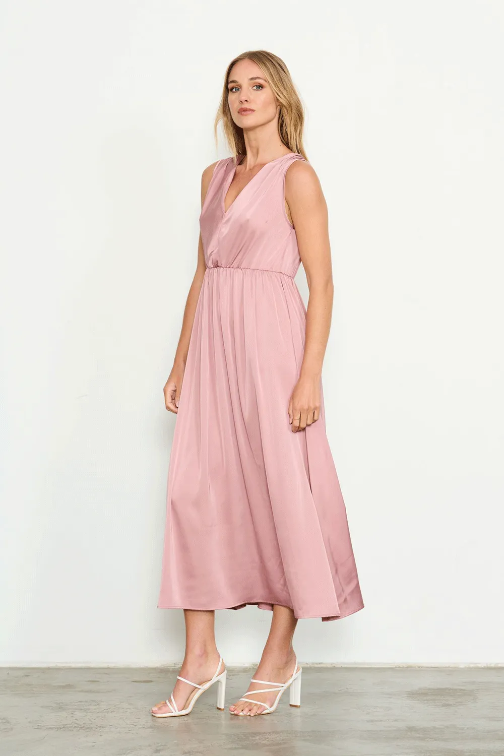 Holmes and Fallon - HF2402 Silky Waisted Dress