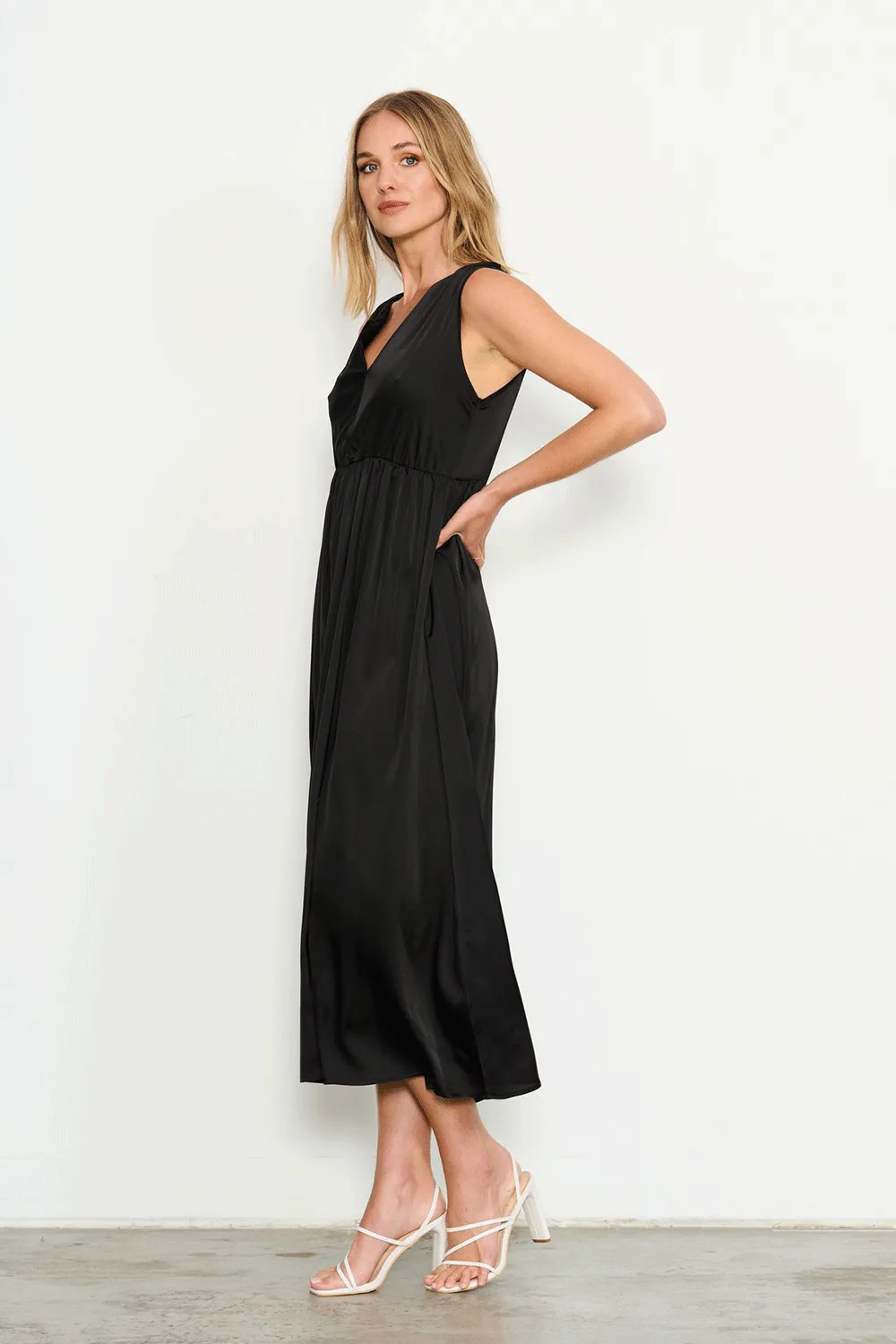 Holmes and Fallon - HF2402 Silky Waisted Dress