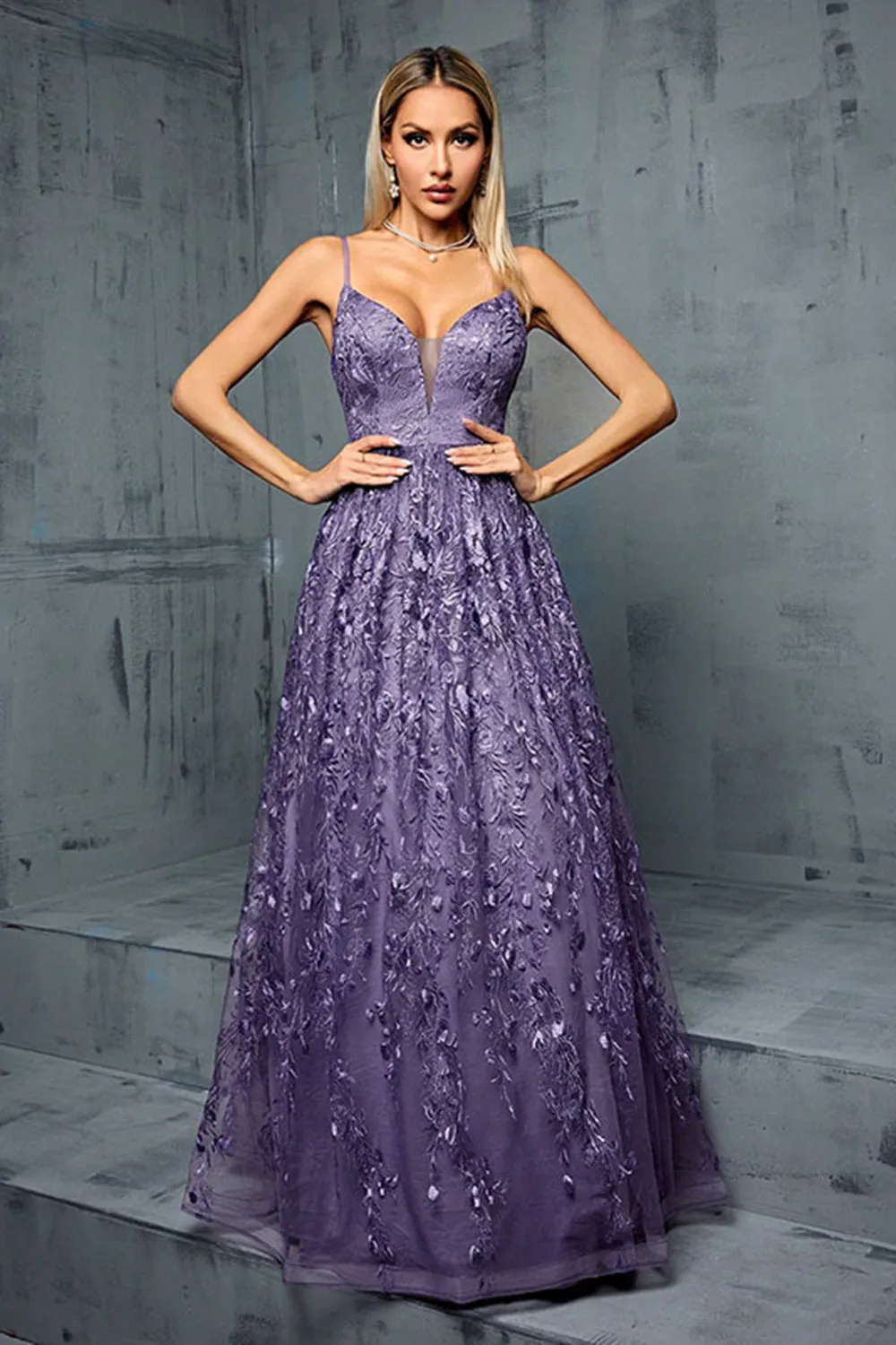 Purple Appliques A Line V Neck Spaghetti Straps Pleated Maxi Dress