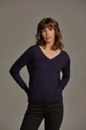 Scorzzo Essential fine knit V Neck in Black or Navy 592